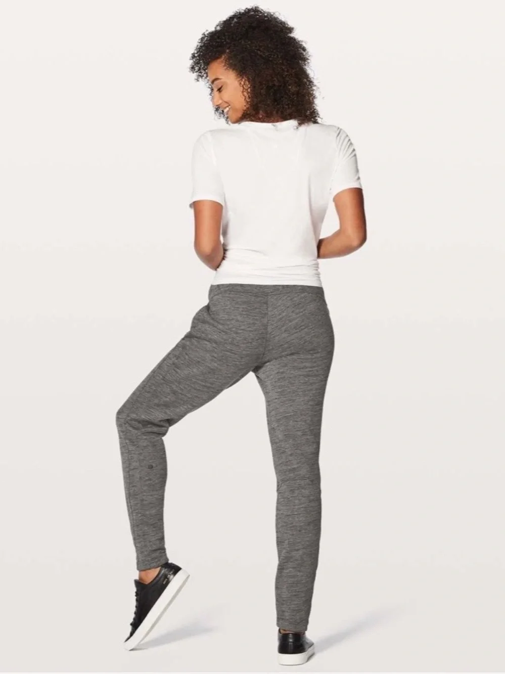 Lululemon | Free To Roam Jogger | Size 8 | Excellent condition!! - Picture 3 of 9